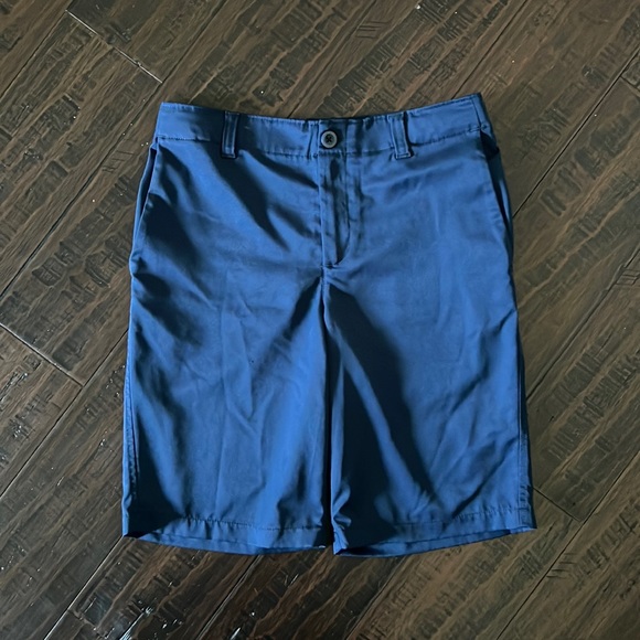 Like new - Under Armour golf shorts - Picture 1 of 3